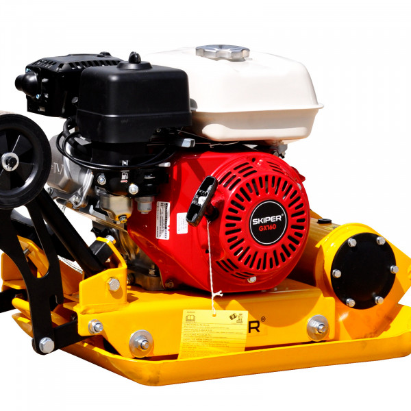 SKIPER SC60HWM.00 Виброплита SKIPER C60H-WM (Honda GX160, 5.5л.с., плита 53х37см., 11кН, 25м/мин, рез. ковр, колёса)