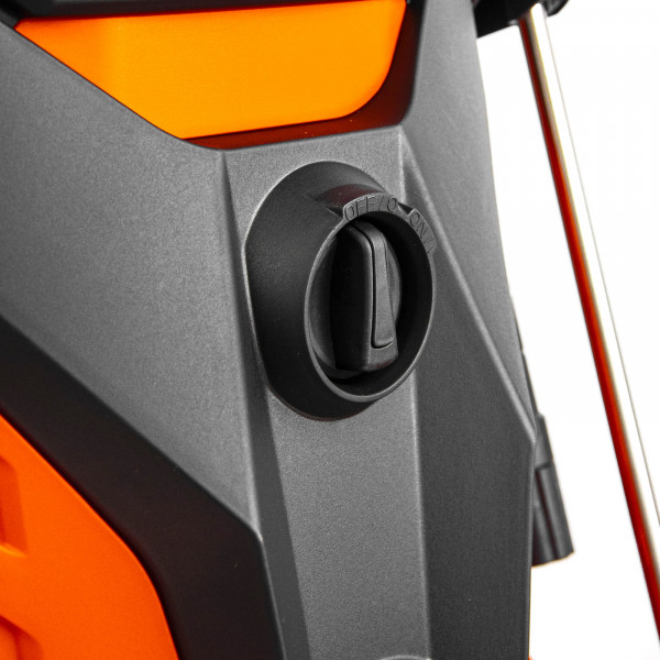 SKIPER SPM210PRO.00 Мойка высокого давления SKIPER PM-210 PRO (2800Вт; 210 Бар; 8м шланг; 19,5кг; бесщ.дв;катушка;щётка)