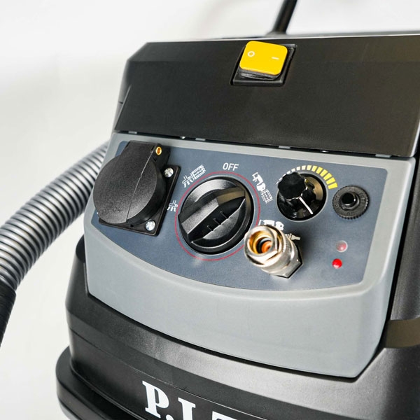 PIT PVC40-C Пылесос строительный электрич. P.I.T. ULTRA, 1600Вт, розетка 2кВт, коннектор, 40л, сух/мокр