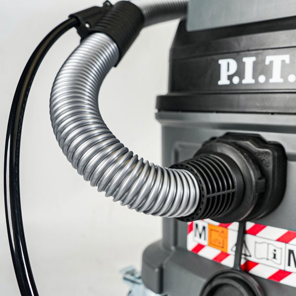 PIT PVC40-C Пылесос строительный электрич. P.I.T. ULTRA, 1600Вт, розетка 2кВт, коннектор, 40л, сух/мокр