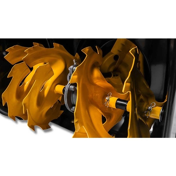 CHAMPION ST656BS Снегоотбрасыватель, 6,5 л.с.,захват шир.56 см, 6F/2R колеса,бак 3 л