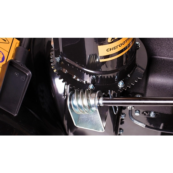 CHAMPION ST761E Снегоотбрасыватель, 7,0л.с, захват шир.61см.,6F/2R колеса 3л.,212 см.куб.,эл.стартер,фара