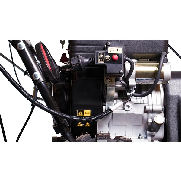 CHAMPION ST1170BS Снегоотбрасыватель, 13.5 л.с., 70см, B&S2100, 6F/2R колеса, бак 5,6 л., эл.стартер, фара, обогрев