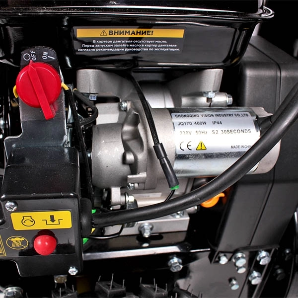 CHAMPION ST662E Снегоотбрасыватель, 6,5 л.с.,61см.,6F/2R колеса, бак 3,6л., эл.стартер, фары,обогрев рук