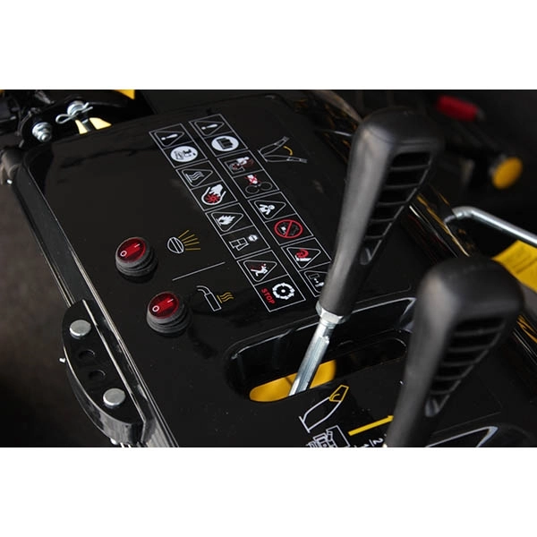 CHAMPION ST662E Снегоотбрасыватель, 6,5 л.с.,61см.,6F/2R колеса, бак 3,6л., эл.стартер, фары,обогрев рук